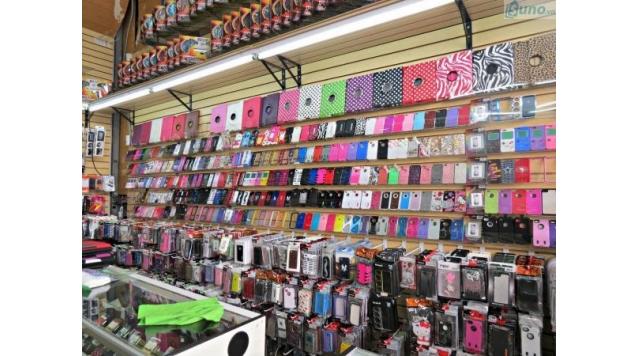 Nên chọn kinh doanh phụ kiện điện thoại online hay mở cửa hàng trong thời điểm hiện tại